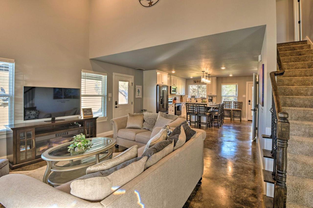Granbury Home With Hot Tub And Furnished Patio! Eksteriør bilde