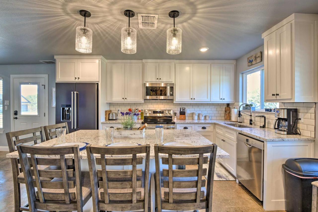 Granbury Home With Hot Tub And Furnished Patio! Eksteriør bilde