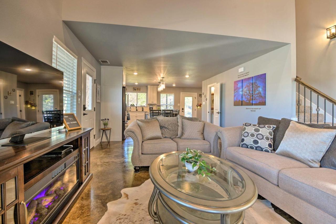Granbury Home With Hot Tub And Furnished Patio! Eksteriør bilde
