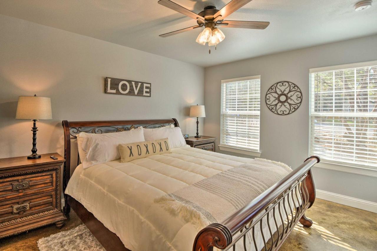 Granbury Home With Hot Tub And Furnished Patio! Eksteriør bilde