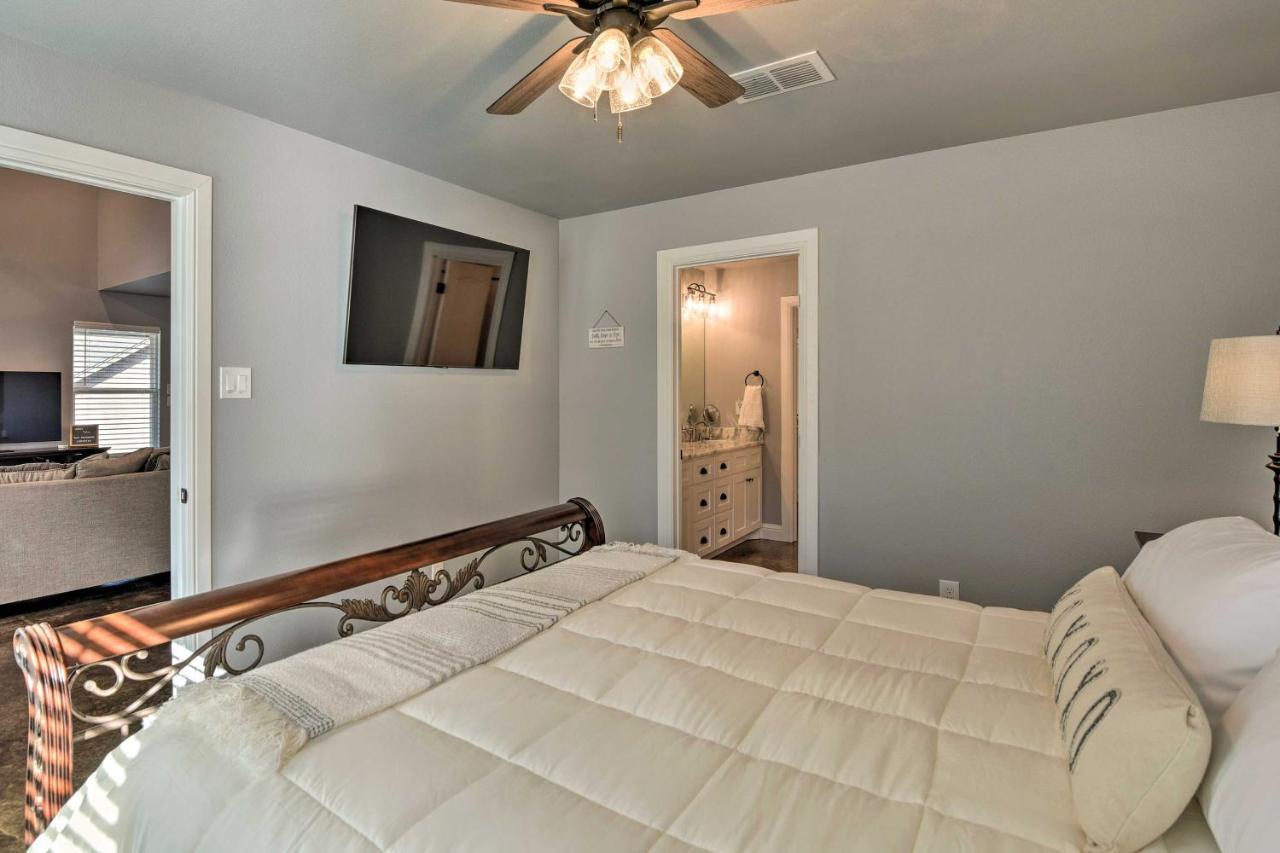 Granbury Home With Hot Tub And Furnished Patio! Eksteriør bilde