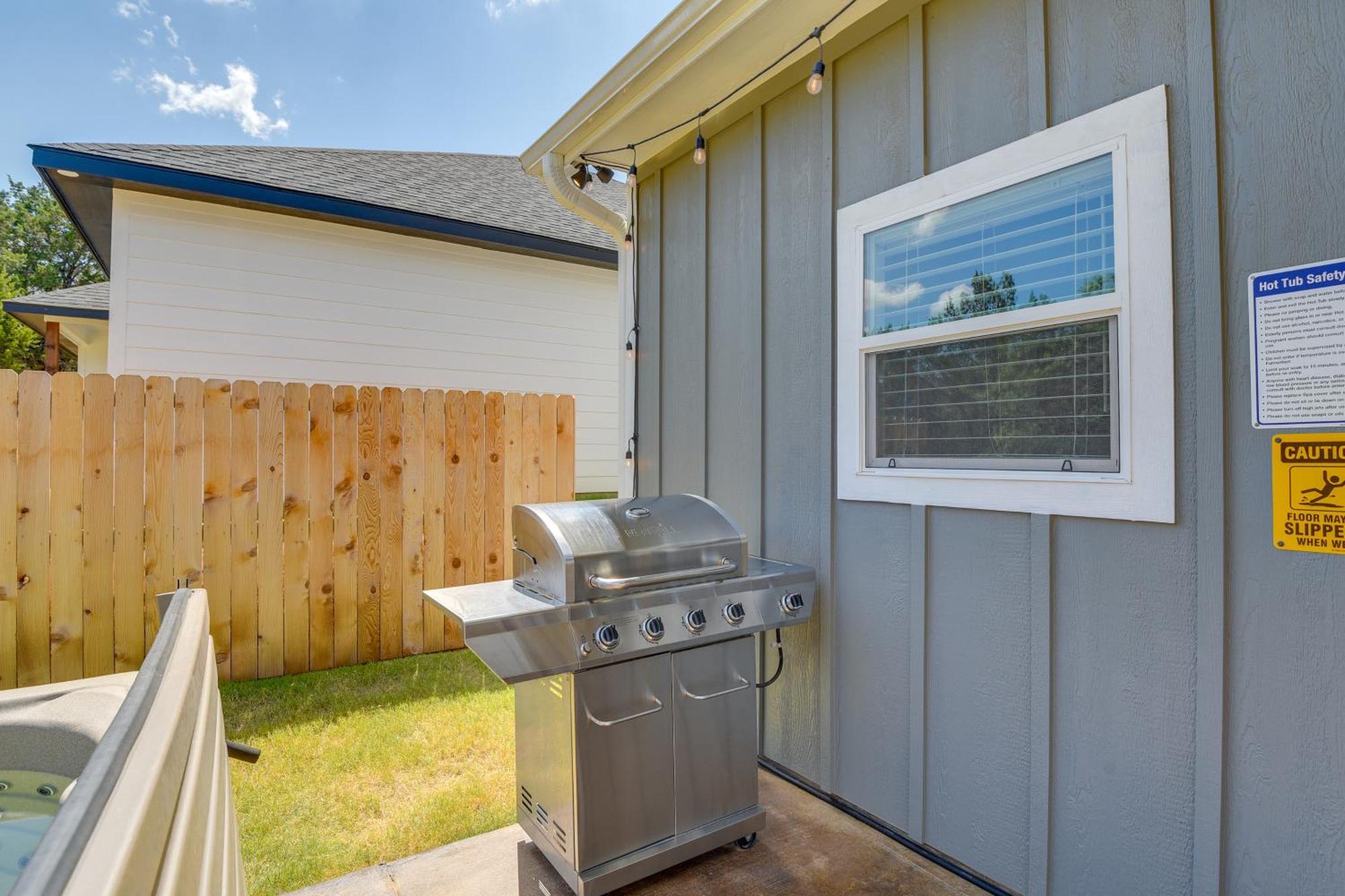 Granbury Home With Hot Tub And Furnished Patio! Eksteriør bilde