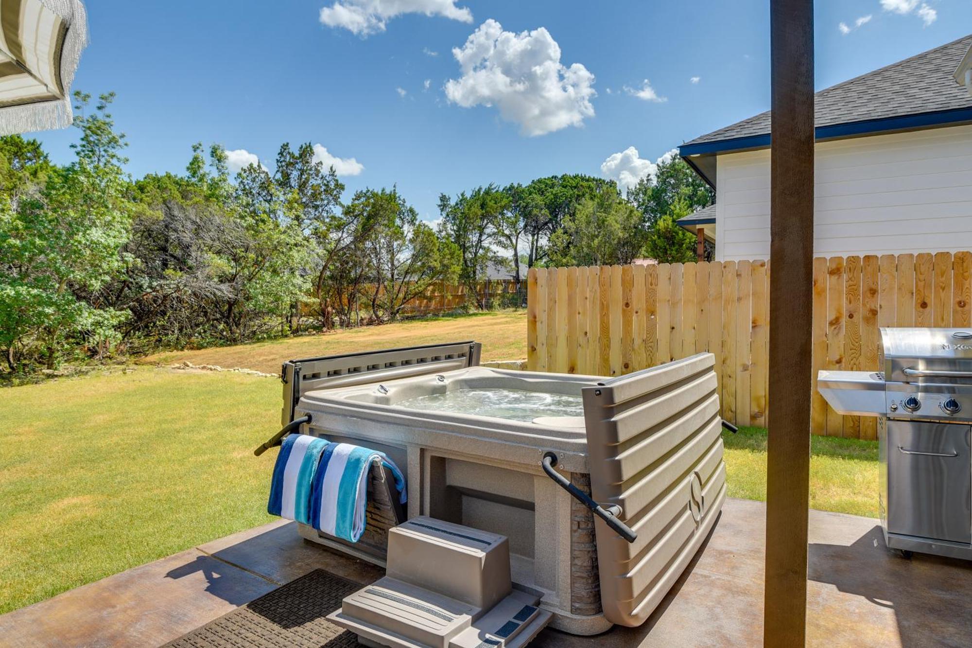 Granbury Home With Hot Tub And Furnished Patio! Eksteriør bilde