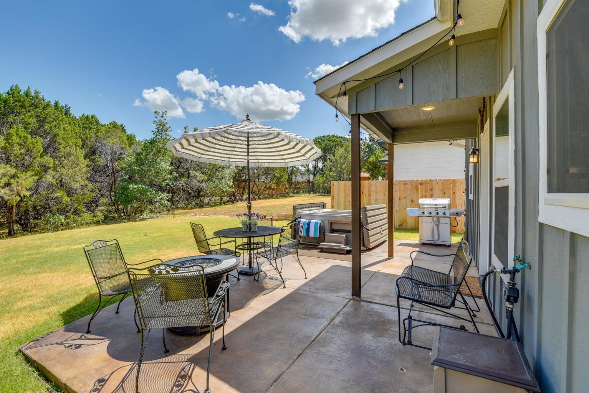 Granbury Home With Hot Tub And Furnished Patio! Eksteriør bilde