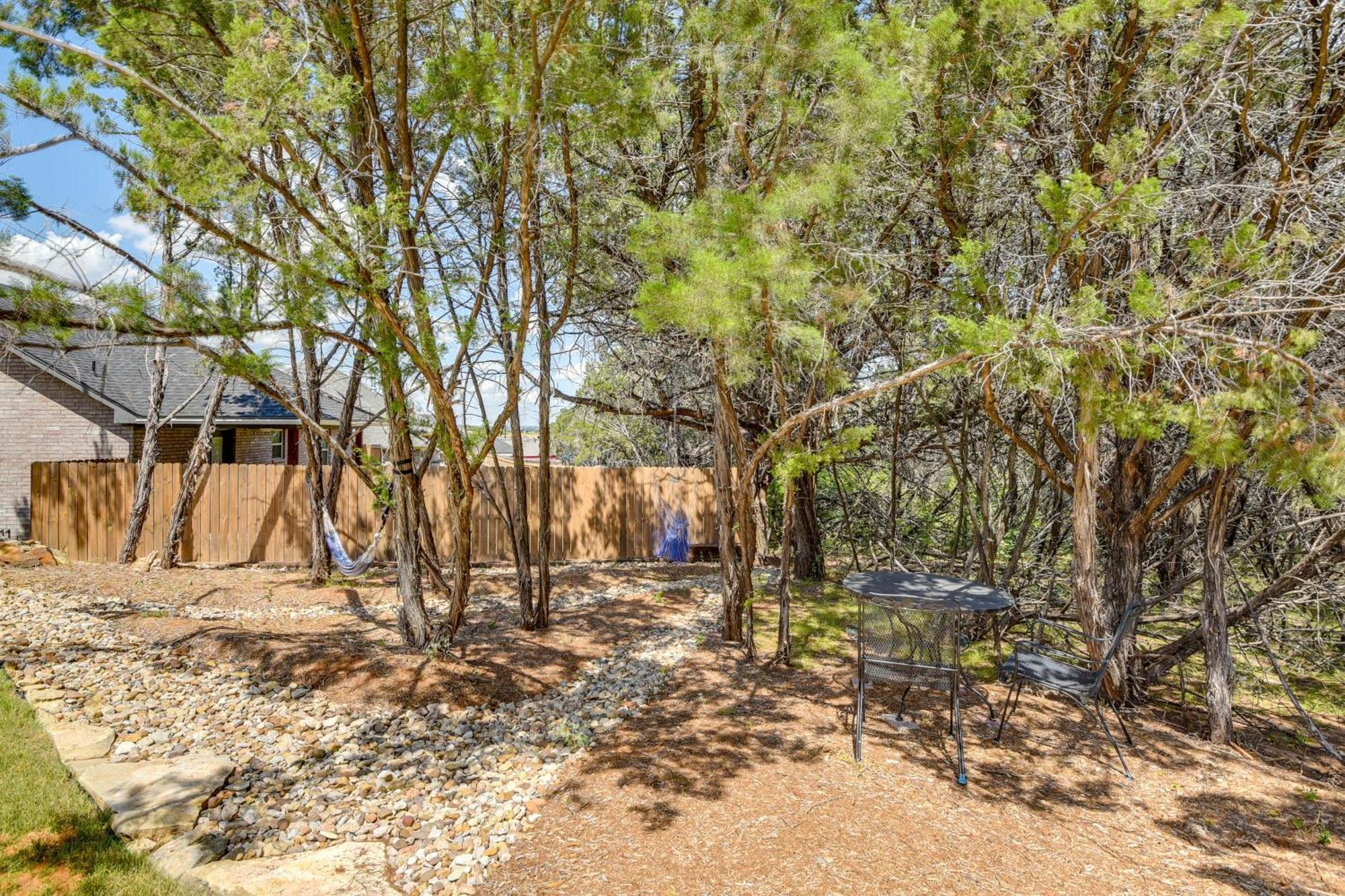 Granbury Home With Hot Tub And Furnished Patio! Eksteriør bilde