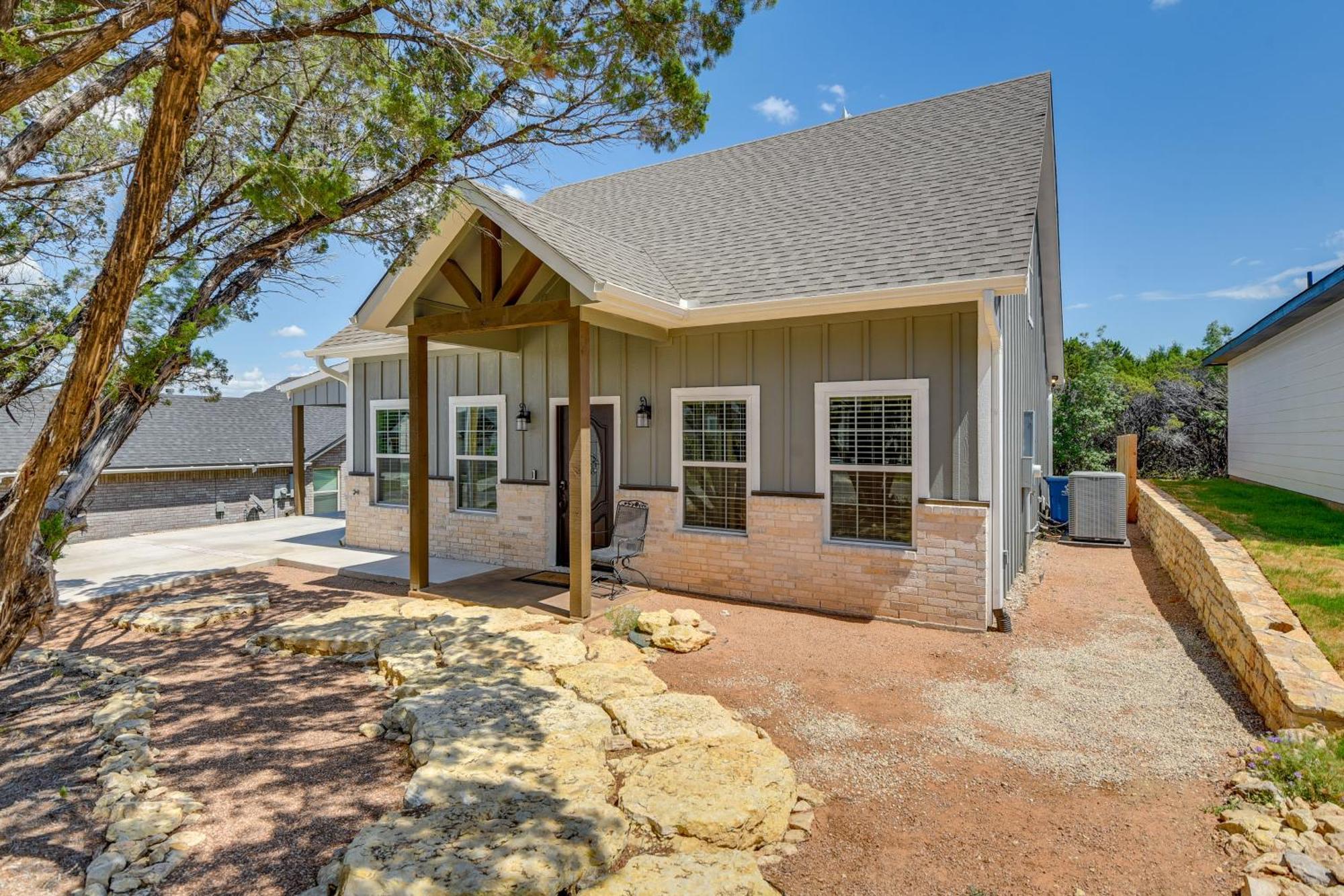 Granbury Home With Hot Tub And Furnished Patio! Eksteriør bilde